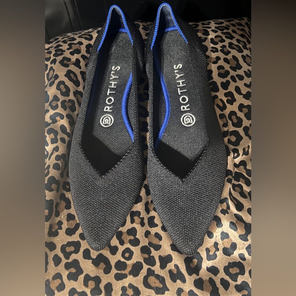 Rothy’s Black “The Point” flats~ size 8